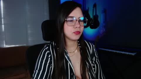 Snapshot of kay_avrill chatting on January 19, 2025, 7:04 pm Kay online show from January 19, 2025, 7:04 pm