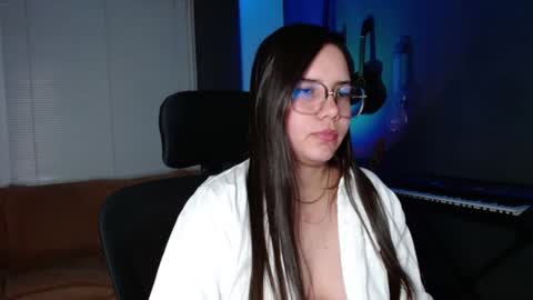 Snapshot of kay_avrill chatting on January 26, 2025, 7:32 am Kay online show from January 26, 2025, 7:32 am