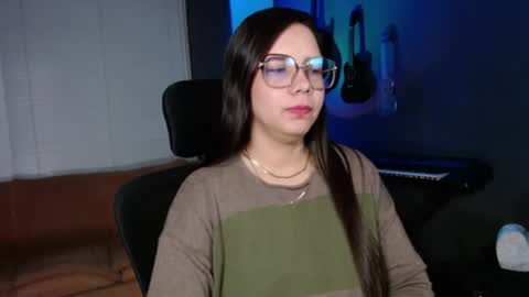 Snapshot of kay_avrill chatting on June 16, 2026, 10:12 pm Kay online show from June 16, 2026, 10:12 pm