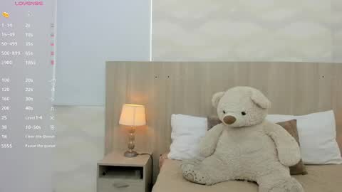   online show from October 14, 2025, 11:33 am