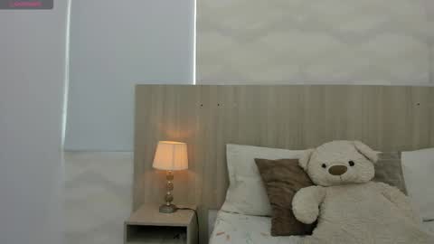   online show from October 20, 2025, 11:32 am