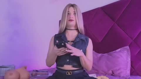 Cattleya stone online show from May 1, 2026, 11:59 am
