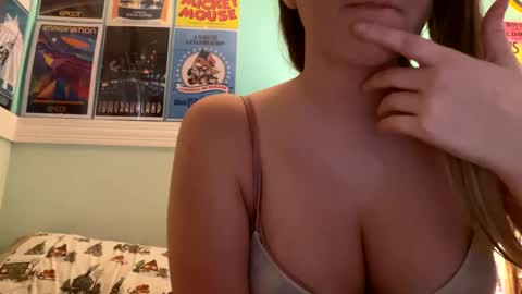 Snapshot of kaybabyx4 chatting on February 26, 2025, 9:48 pm Kay online show from February 26, 2025, 9:48 pm