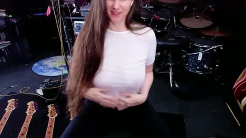 Kayla online show from May 6, 2026, 1:38 pm