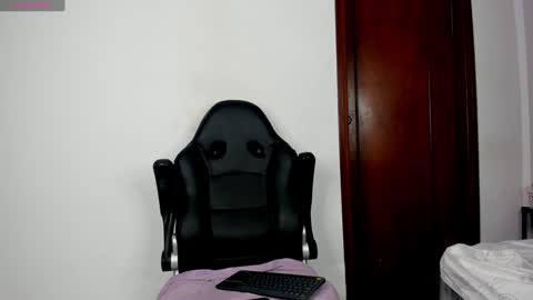 Snapshot of kayla_batista01 chatting on December 16, 2024, 1:54 pm KAYLA BATISTA online show from December 16, 2024, 1:54 pm