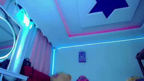 kayla_sexx online show from June 10, 2026, 4:01 am