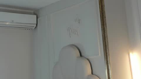 kaylachannell online show from December 4, 2025, 2:54 am