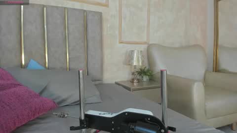 kaylachannell online show from February 18, 2026, 3:35 am