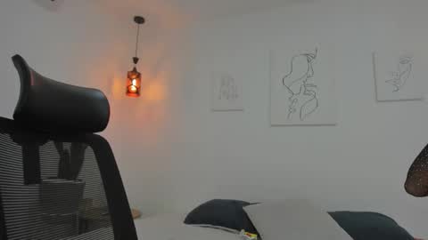      K A Y L A      online show from October 16, 2025, 3:57 pm