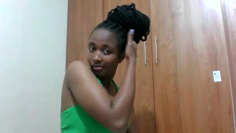 Snapshot of kaylar005 chatting on May 28, 2026, 8:17 pm kaylar online show from May 28, 2026, 8:17 pm