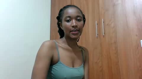 Snapshot of kaylar005 chatting on May 31, 2026, 5:15 am kaylar online show from May 31, 2026, 5:15 am