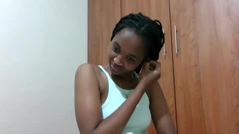 Snapshot of kaylar005 chatting on June 7, 2026, 2:48 am kaylar online show from June 7, 2026, 2:48 am