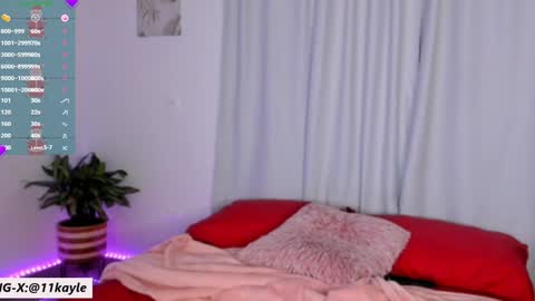 Snapshot of kayle__11 chatting on January 11, 2025, 12:22 am INSTAGRAM AND TW 11kayle online show from January 11, 2025, 12:22 am