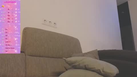 kaylee_ee online show from October 16, 2025, 1:23 pm