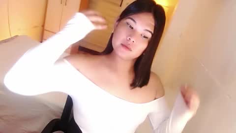 Y O U R        F U T U R E       K A Y L E E  online show from October 1, 2025, 6:14 pm