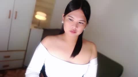 Snapshot of kayleepinay chatting on May 24, 2026, 2:27 am Y O U R F U T U R E K A Y L E E online show from May 24, 2026, 2:27 am