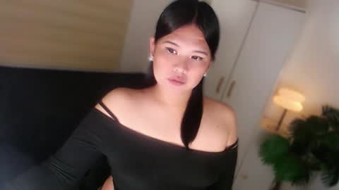 Snapshot of kayleepinay chatting on June 8, 2026, 2:17 pm Y O U R F U T U R E K A Y L E E online show from June 8, 2026, 2:17 pm