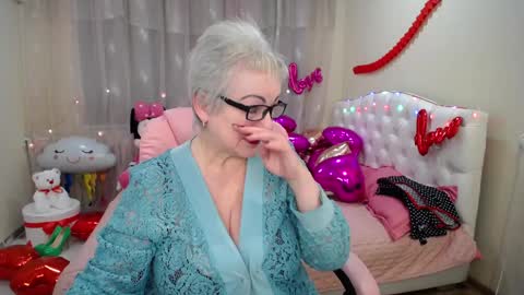 Snapshot of kaylesmoll chatting on February 1, 2025, 7:13 pm kaylesmoll online show from February 1, 2025, 7:13 pm