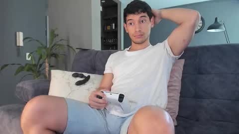 Snapshot of kayn_kalo chatting on November 19, 2025, 6:52 pm Kayn online show from November 19, 2025, 6:52 pm