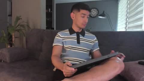 Snapshot of kayn_kalo chatting on December 1, 2025, 6:57 pm Kayn online show from December 1, 2025, 6:57 pm