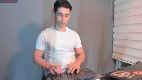 Snapshot of kayn_kalo chatting on December 23, 2025, 1:58 am Kayn online show from December 23, 2025, 1:58 am