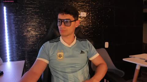 Snapshot of kayn_kalo chatting on April 7, 2026, 7:58 pm Kayn online show from April 7, 2026, 7:58 pm