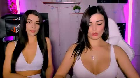 kayworl online show from May 14, 2026, 2:46 pm