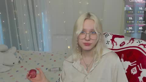 Snapshot of kebesheska chatting on January 12, 2025, 5:24 am Seb Polly Roxy Jonny online show from January 12, 2025, 5:24 am