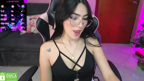 Snapshot of keeiity_moon chatting on December 14, 2024, 2:10 pm keeiity_moon online show from December 14, 2024, 2:10 pm