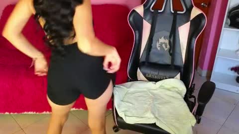 keeiity_moon online show from May 6, 2026, 2:00 pm