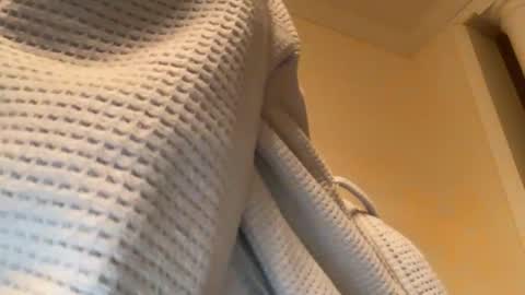 Snapshot of keephimcum69me chatting on December 19, 2025, 9:49 am Keephimcum69me online show from December 19, 2025, 9:49 am