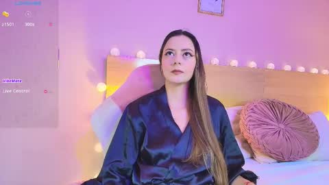 Keidance online show from November 4, 2025, 9:58 pm