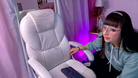    online show from June 19, 2026, 3:11 am