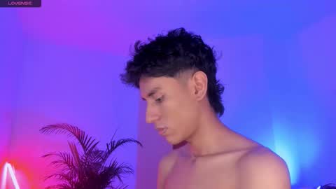 Snapshot of keiner_smith chatting on September 29, 2025, 2:27 am Alejandro Gonzalez online show from September 29, 2025, 2:27 am