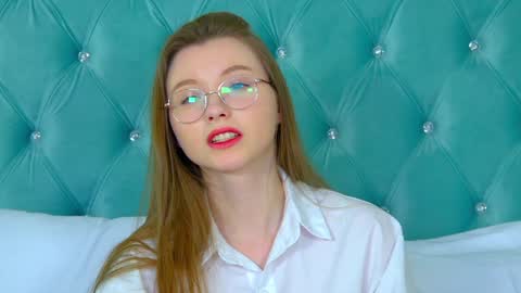 Keira online show from January 29, 2025, 2:42 pm