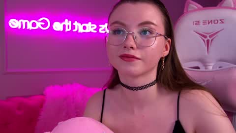 Keira online show from February 23, 2025, 12:37 pm