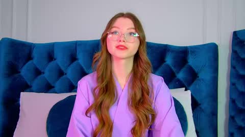 Keira online show from February 25, 2025, 6:36 am