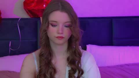 Keira online show from February 15, 2026, 6:21 am