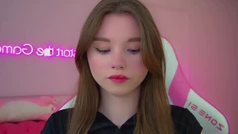 Keira online show from June 9, 2026, 6:19 pm