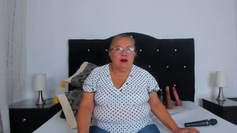 Snapshot of keiralennox chatting on September 10, 2025, 11:32 am online show from September 10, 2025, 11:32 am