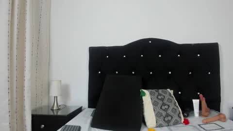 Snapshot of keiralennox chatting on September 29, 2025, 12:10 pm online show from September 29, 2025, 12:10 pm