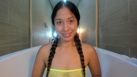 keiry_gonzalez11_aws online show from October 5, 2025, 1:26 am