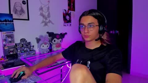 Keita moon online show from March 4, 2026, 1:33 am