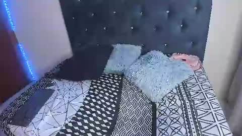 keitch_cute online show from July 9, 2026, 1:37 pm