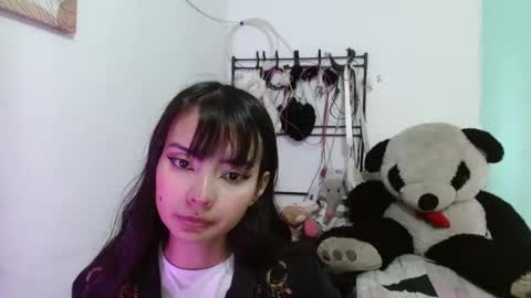 annie rosse16 online show from December 2, 2025, 7:20 pm