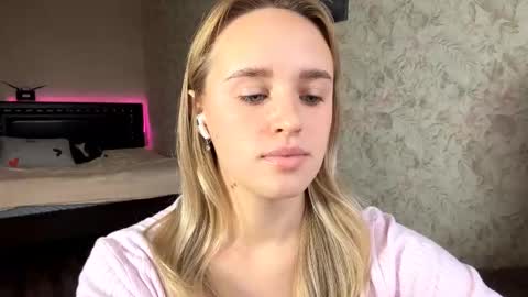 Sylvia online show from November 29, 2025, 8:06 am