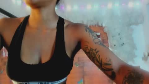 kelly__thomson online show from February 9, 2025, 2:29 pm