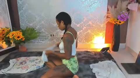 kelly__thomson online show from September 21, 2025, 12:18 pm