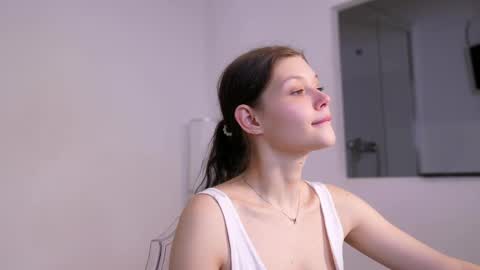 Snapshot of kelly_ember chatting on January 9, 2025, 5:33 pm KELLY online show from January 9, 2025, 5:33 pm