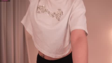 Snapshot of kelly_ember chatting on February 8, 2025, 2:27 pm KELLY online show from February 8, 2025, 2:27 pm